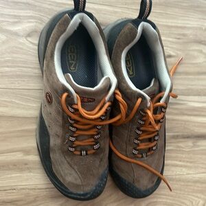 Men’s KEEN shoe size 10 EXC shape from 2009 -well made